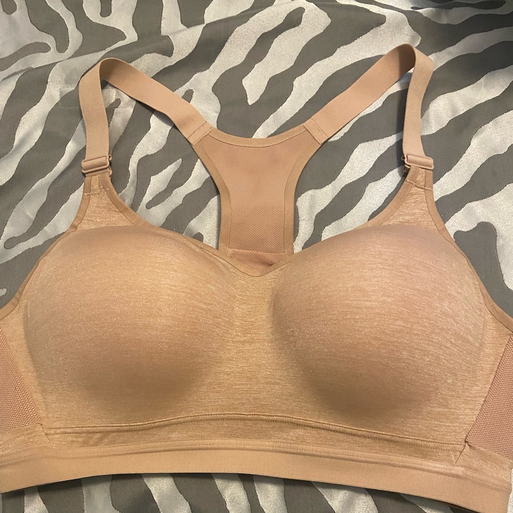 Victoria sports bra